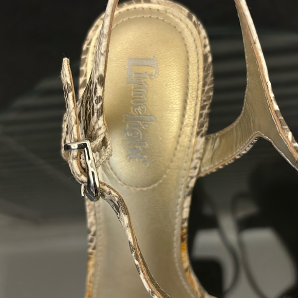 Limelight Women's Snakeskin Platform Sandals - Picture 2 of 7